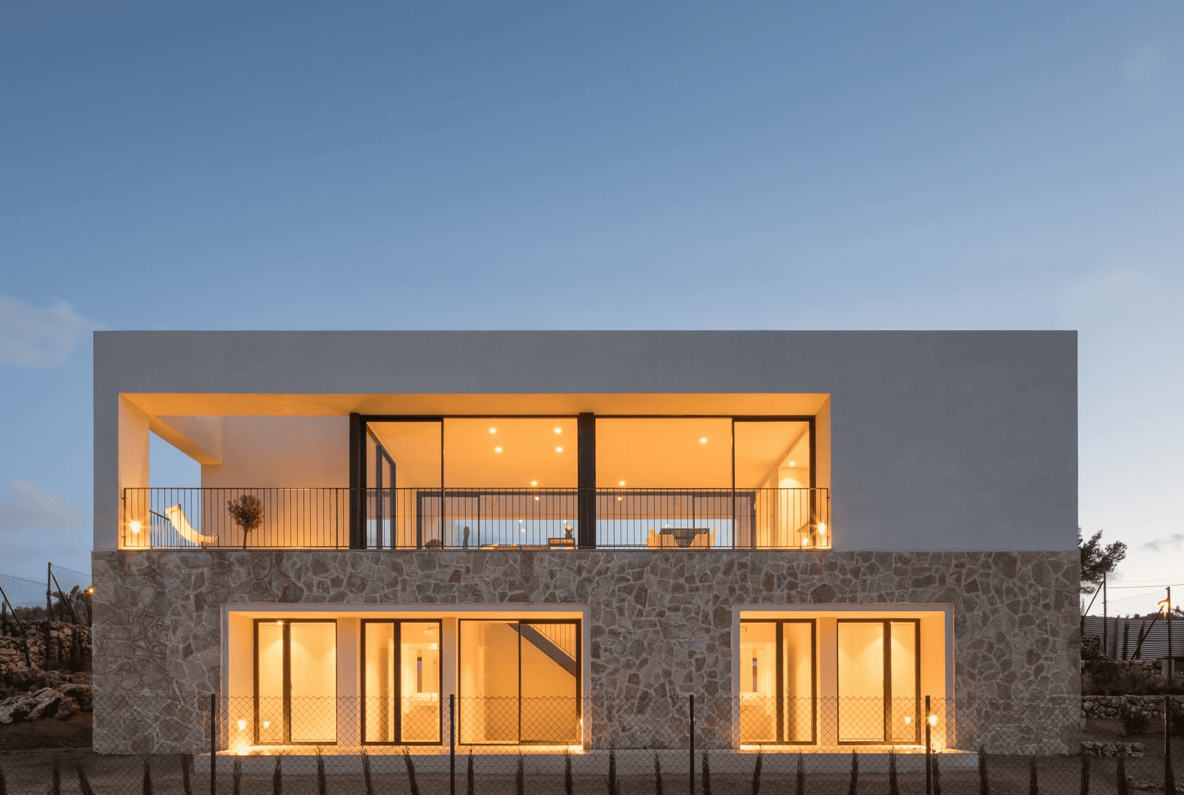 Fachada de una oportunidad de inversión inmobiliaria en Cala Murada, Mallorca.