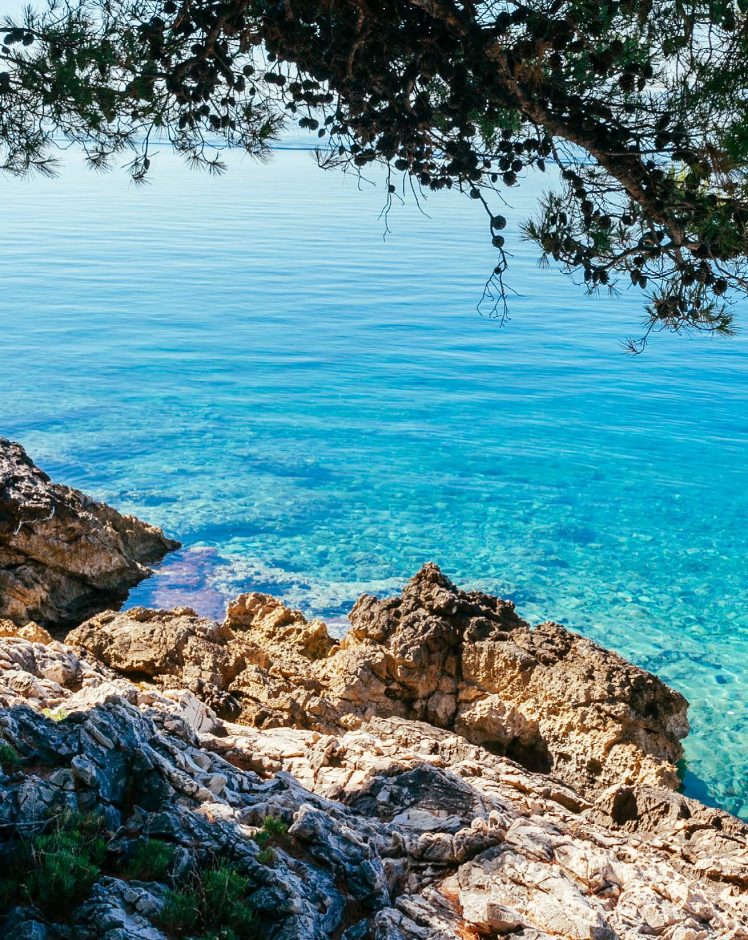 Acantilado en una cala de Mallorca